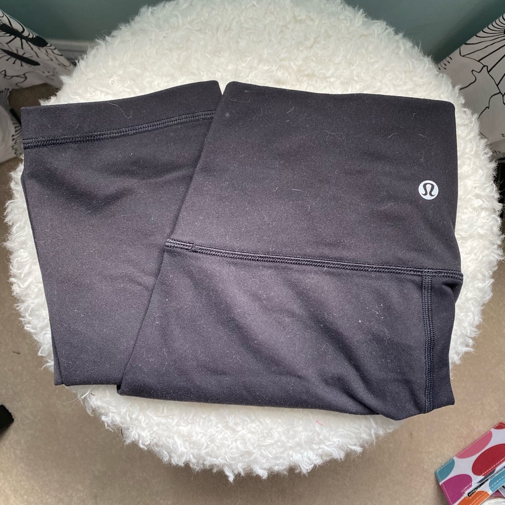 LULU LEMON Cropped Black Wunder Under Leggins Sz 8